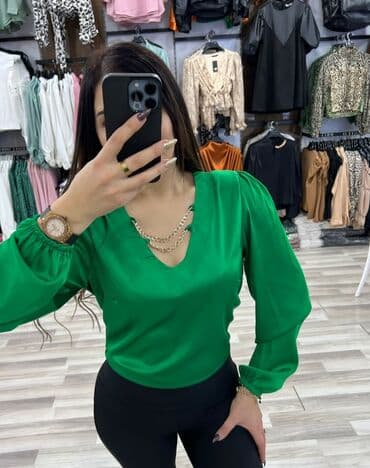 Yasil kofta bezekli munasib gözəl eyinde super gorunur