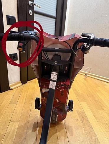 Uşaq üçün elektrikli drift skuter - Korpus və oturacaq — 2