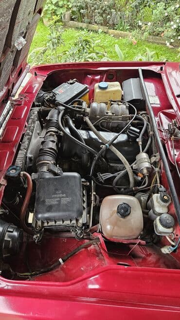 ваз 2107 азербайджан: LADA 2107 sedan – qırmızı rəng Xüsusiyyətlər: - Kuzov: 4 qapılı — 4