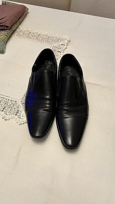 Klassik kişi ayaqqabısı – qara rəng, slip-on model - Material: hamar lalafo.az -da Klassik kişi ayaqqabısı – qara rəng, slip-on model - Material: hamar