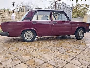 niva faralari arxa: VAZ 2107 sedan – tünd vişnə rəngində klassik model. Xüsusiyyətlər: - — 2