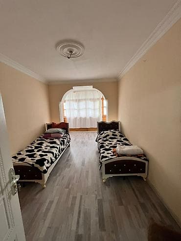 gencede 2 otaqli ev satilir: Abbas Səhət 3cü mikr. lelinqrad layihəli binada 3cü mərtəbədə səliqəli — 3