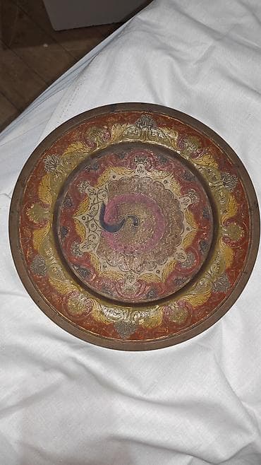 Vazalar: Bir vaza, Metal — 5