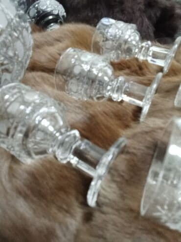 tom xrustal qablar: Büllur içki dəsti - Tərkibi: 1 ədəd qapaqlı qrafin + 6 ədəd balaca — 8