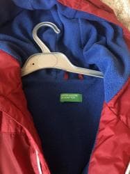 benneton: Benneton ветровка. На мальчика 11-13 лет размер 3XL. В идеальном — 2