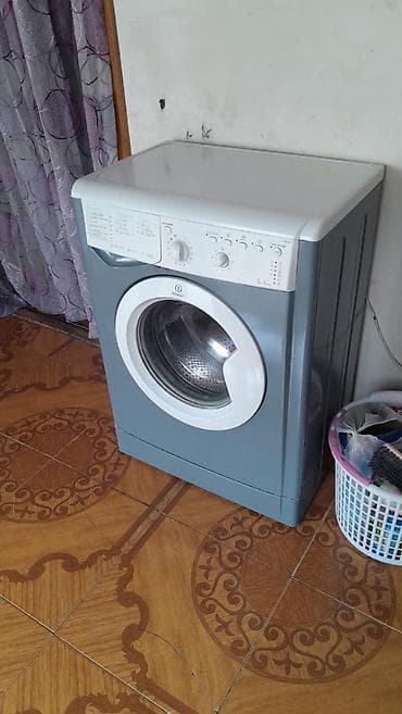 Indesit 5 kg ideal vezyetdedir — 2