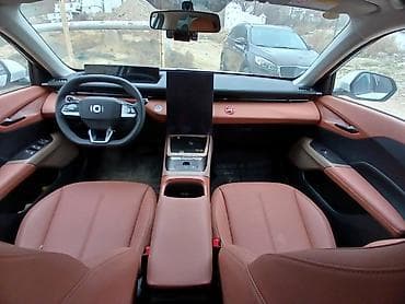 suret panel: Changan Qiyuan A05: 1.5 l | 2025 il 2000 km Sedan — 2