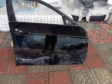 Sağ ön, Mercedes-Benz E CLASS 2015 il