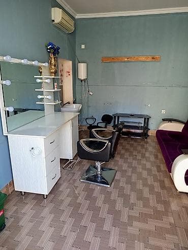 Гаражи: İcarəyə verilir – tam təchizatlı bərbərxana məkanı - Girişdə “Barber — 1
