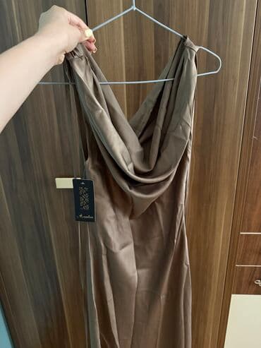 Heer biri yenidr bezileri bir defe geyilib
1 ci 35 azn
4 cu 30 azn