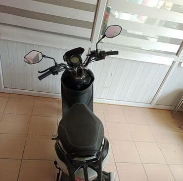 gence traktor zavodu yeni qiymetleri: Skuter – Aerox Ares model - Rəng: boz-gümüşü gövdə, qara üst panel — 9