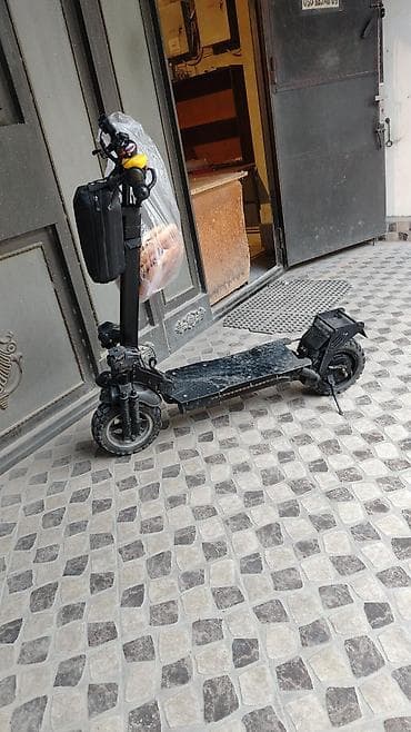 Pulsuz: Skuterin arxa tormuzu zəif işləyir və batereyası zavod deyil sonradan — 2