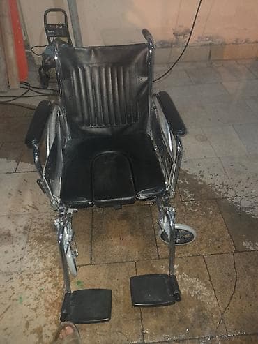 islenmis kreslo: Işlenmiş olsa da,yaxşi veziyyetdedir.Ayaqliği,oturucağin döşekçesi her — 3