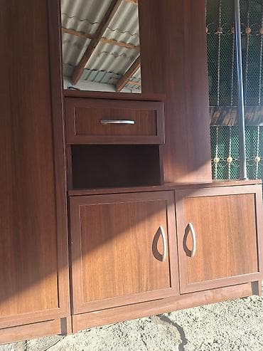 wifaner: 2 qapılı, Güzgülü, Qəhvəyi, Digər material, Açılan, Düz dolab — 8