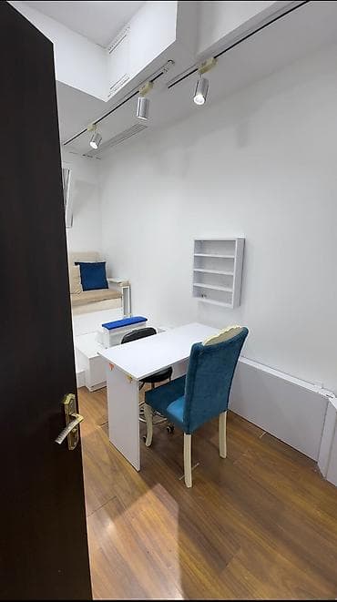 Manikür və pedikür üçün tam təchiz olunmuş salon guşəsi - Mini Nail