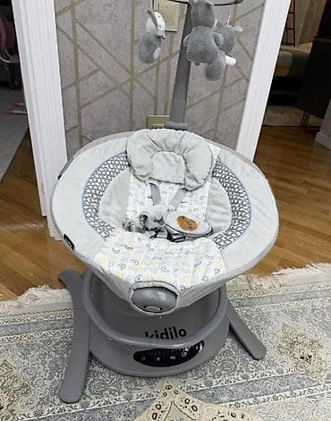 Oğlan və qız üçün, Beşik, Yellənmə mexanizm ilə