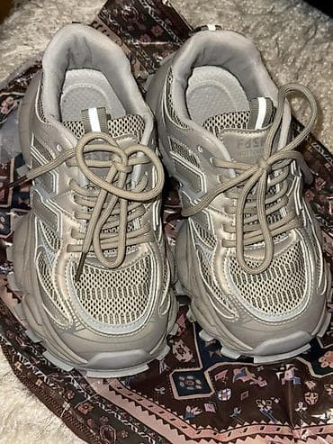 kişi krasovkaları: Əla vəziyyətdədir, bir iki dəfə geyilib butikdən 65 aznə alınıb — 3