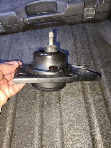 Soyutma və qızdırma sistemləri: Kia ve Hyundai avtomobilləri üçün mühərrik dayağı. Bu dayaq mühərriki — 5