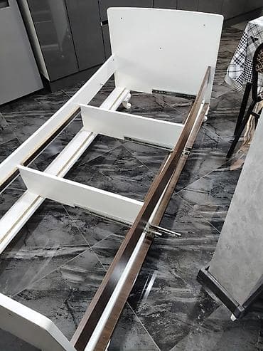 Мебель для дома: Ağ rəngdə tək nəfərlik çarpayı sadece matras yoxdu - Material — 5