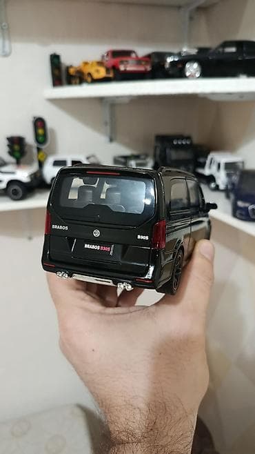 Miqyaslı kolleksiya modeli – Brabus V-Class (miniatur) - Material — 8
