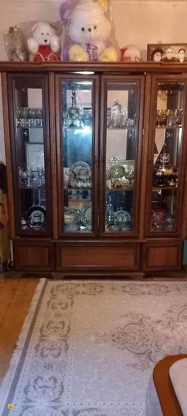 Yataq mebeli. 280 manat. Servant 180 manat. Aşaği yerləri var — 6