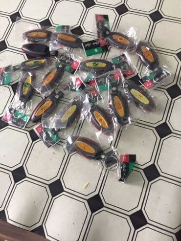 Продаются брелки светящиеся