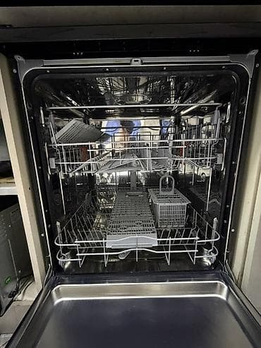 wortex su filteri: Qabyuyan maşın Hotpoint-Ariston, Tam qabaritli (60 sm.), Quraşdırılan — 8