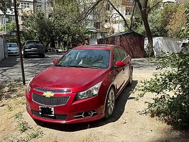 Nəqliyyat: Chevrolet Cruze sedan – qırmızı rəngdə, şəhər və tras üçün universal — 3