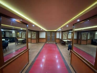 kirayə restoranlar: İçəri şəhər metrosunun yaxınlığında, 360 kv sahəsi olan (yarızirzəmi — 14