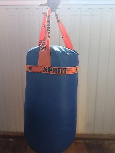 Boks üçün asılqan zərbə kisəsi - Material: mavi rəngli möhkəm süni