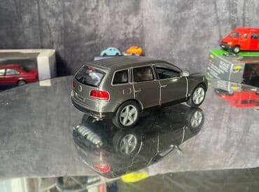 20 qepik: Коллекционная модель volkswagen touareg grey metallic 2003 kinsmart — 8
