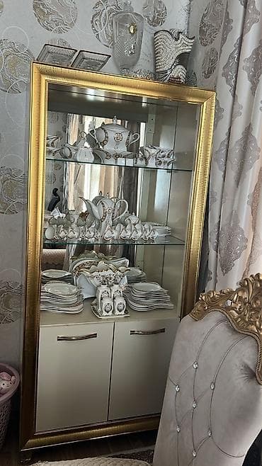 acar desleri: Qızılı çərçivəli qonaq otağı mebel dəsti Dəst tərkibi: - 2 ədəd — 3