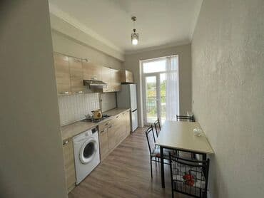 ramanı evlər: Yasamal rayonu,İnşaatçılar metrosu,Asan xidmətin arxasında, Mida 2 — 4