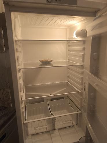 kreditle soyuducular: Yeni 2 qapılı Indesit Soyuducu Satılır, rəng - Ağ, Təkərli — 2