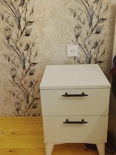 stol desdi: Ağ rəngdə yataq otağı mebel dəsti Tərkibi: - Güzgülü paltar şkafı — 4