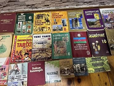 Книги и журналы: Kitab satılır Şəkildə gördüyünüz 23 ədəd kitab birlikdə satılır — 4