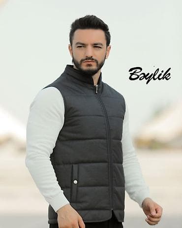geyım: Kişi üçün yüngül və isti jilet - Rəng: tünd boz - Model: qolsuz, quilt — 1