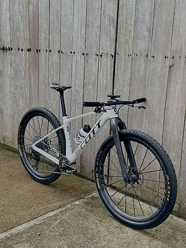 velosiped 26: Scott markalı gravel/dağ tipli velosiped. Ağ rəngli yüngül və — 2