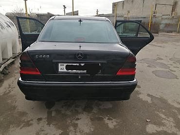 Mercedes-Benz C-Class: 2.2 l | 1999 il Sedan