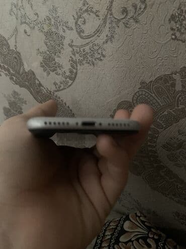 Информатика: IPhone SE 2020, 64 ГБ, Белый, Отпечаток пальца — 3