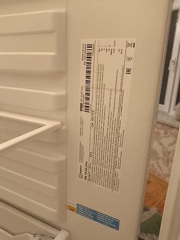 Yeni 2 qapılı Indesit Soyuducu Satılır, rəng - Ağ, Təkərli