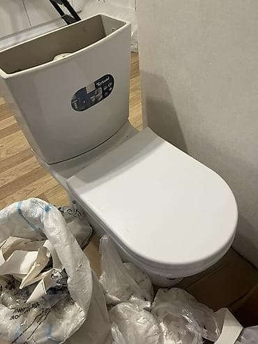 islenmis su ceni: Tualet çanağı – Turkuaz brendi - Döşəməyə quraşdırılan kompakt model — 1