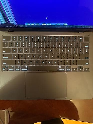 macbook pro 2017 i5: 💻 Apple MacBook Air M2 • M2 prosessor • 8 GB RAM • 256 GB SSD • — 8