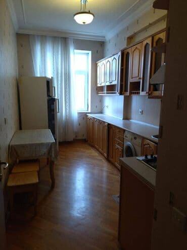 2 otaqlı mənzil vasitəçisiz: Azadliq metrosuna yaxın 11 mertebeli binanın 9-cu mərtəbəsində — 11