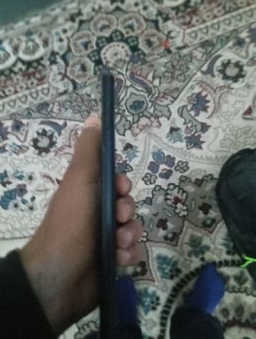 Məişət texnikası: Smartfon – incə gövdə, qara rəng Xüsusiyyətlər: - Nazik və yüngül — 1