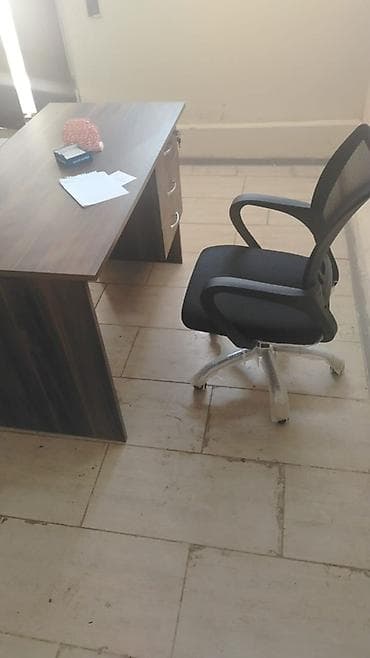 xonca desti: Dest ofis masa ve stul kreslo hec istifade olunmuyub tecili olaraq — 2
