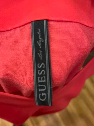 коктейльные платья в баку: Guess mağazasından 200 azn alınıb. 50 azn satıram — 4