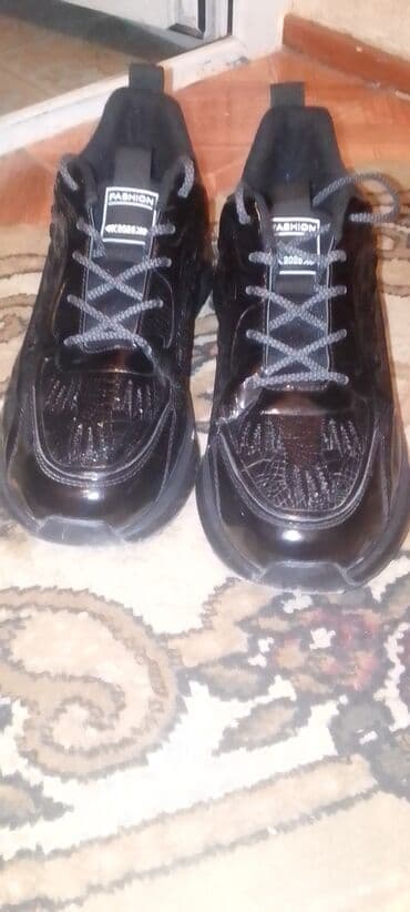 Botinkalar: 50₼ Saytdan sifariş edilib Cüzi sol tərəfdə cızıq var Kley vurub Ya — 2