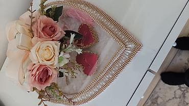 Xına dəsti /nişan dəsti – nişan üçün üzük qabı və lent qayçısı. -