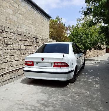 turbo az quba masinlar: Ağ rəngli sedan avtomobil - Korpus: 4 qapılı sedan, ağ rəng, qara — 4